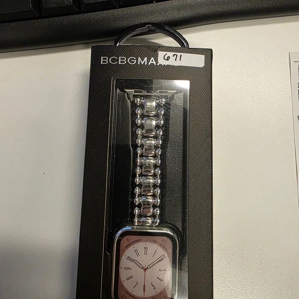 BCBGMAXAZRIA Silver Apple Watch Band 38/40/41mm & 40mm Bumper Screen Protector